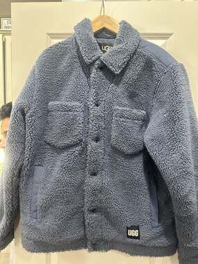 UGG Men's Janson‎ Sherpa Fluff Trucker Jacket in Slate Blue